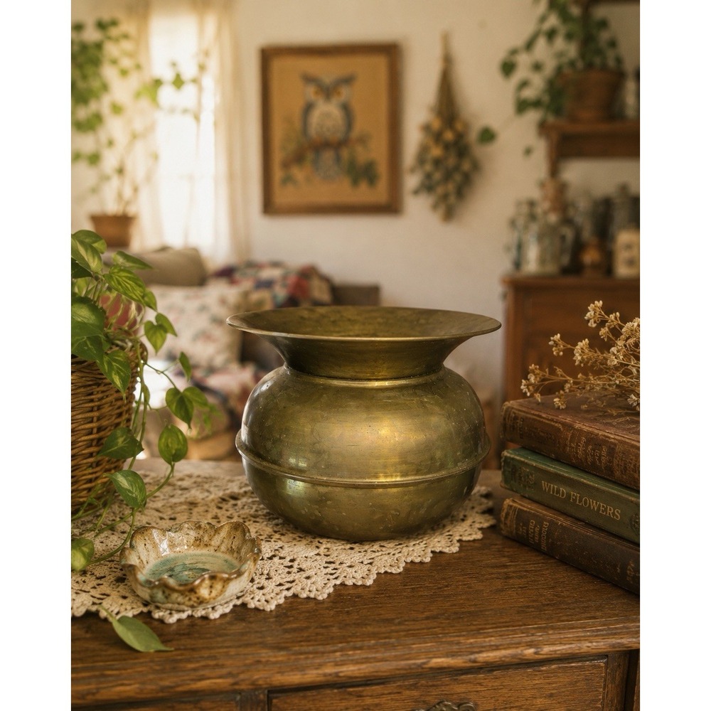 Vintage Brass Spittoon Cuspidor made in Taiwan Retro MCM Brass Vase